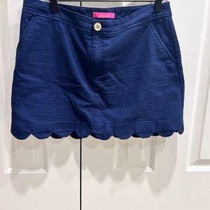 Excellent condition Lilly Pulitzer navy skort, scalloped edge - size 8